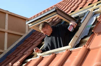 Pose de fenêtres de toit Velux à Rouaudière